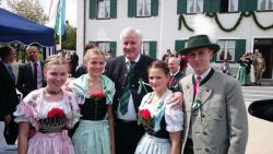 Vroni Ganslmaier, Lisa Gschwendner, Ministerpräsident Horst Seehofer, Johanna Mayer, Stefan Engelhart (Gaujugend)